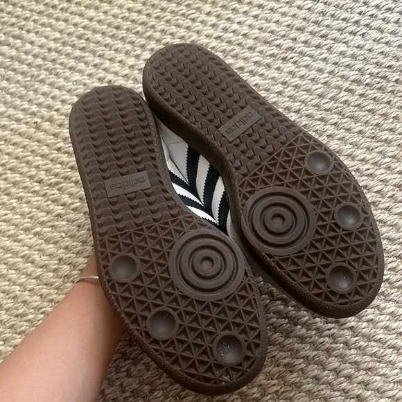 Adidas Sambas - Size US women’s 8 / men’s 6 - Picture 3 of 6